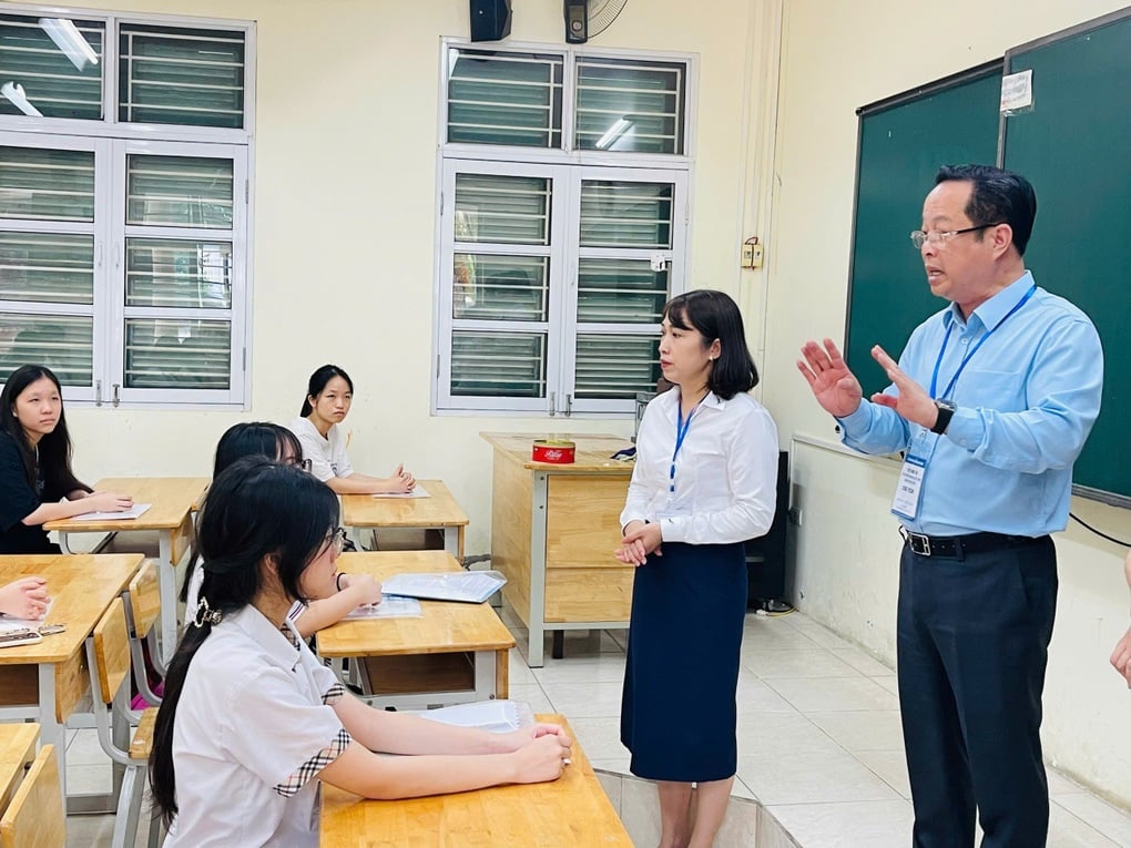Đưa con đi thi lớp 10, mẹ hồi hộp lo âu hơn cả đi đẻ - 1