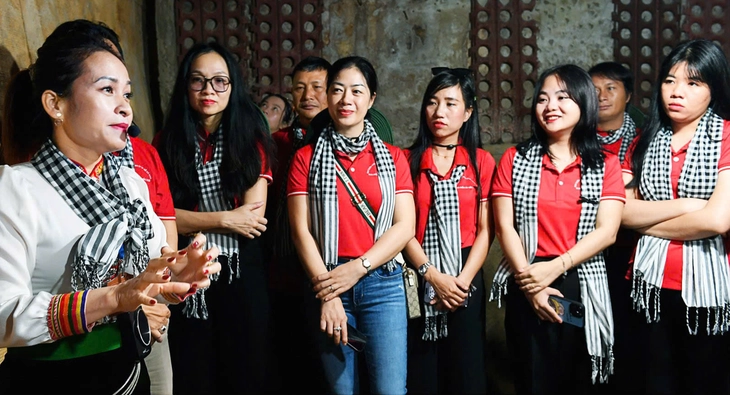 Cội rễ, hào khí anh hùng, đất nước, dân tộc qua những bức ảnh của Trần Thế Phong - Ảnh 7.