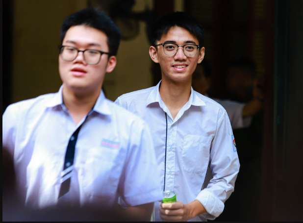 Bộ GD-ĐT chỉ đạo trường ĐH rà soát tổ hợp xét tuyển, không để ảnh hưởng đến quyền lợi thí sinh - Ảnh 1.