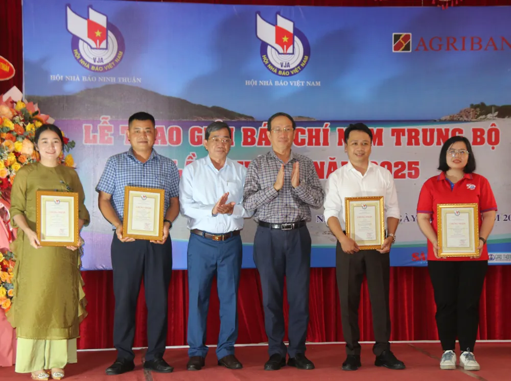 Báo SGGP đoạt giải Khuyến khích Giải Báo chí Nam Trung Bộ lần II-2025