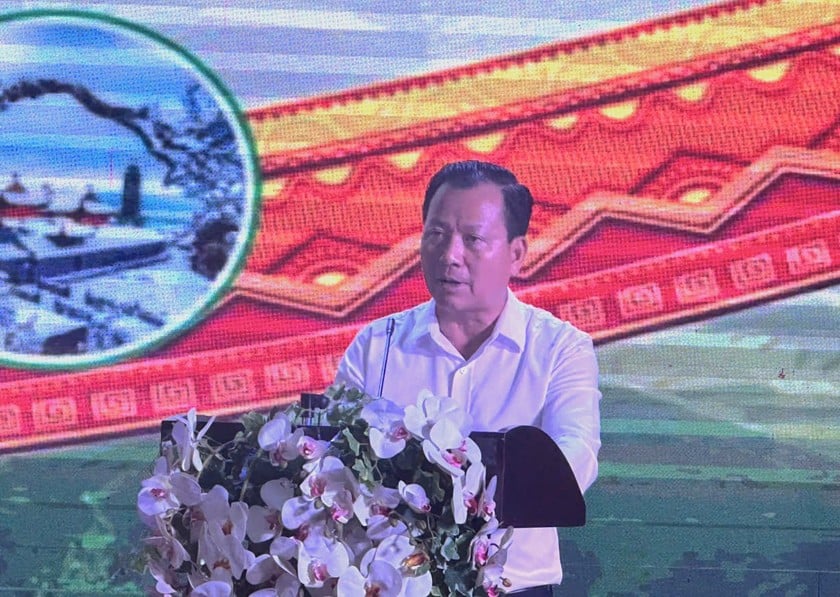 Ông Hoàng Quốc Khánh - Phó Chủ tịch thường trực UBND tỉnh Lào Cai phát biểu khai mạc buổi tọa đàm