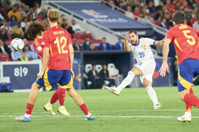 Yamal brille dans un « festin » de 9 buts, l'Espagne bat la France en demi-finale de la Ligue des Nations - Photo 8.