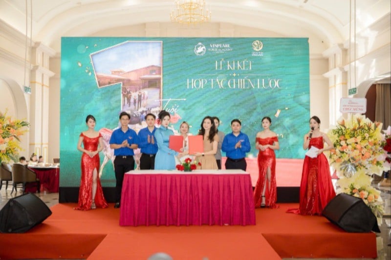 Vingroup សហការជាមួយ Golden Dragon.jpg