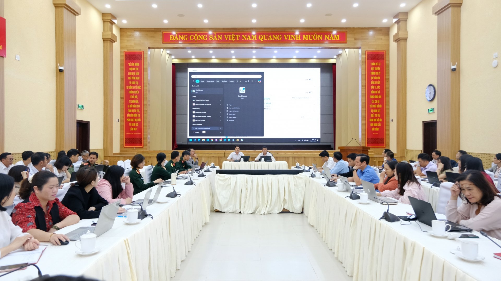 Quang cảnh buổi tập huấn