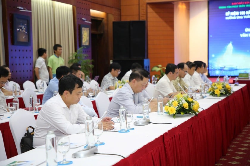 Các đại biểu tham dự Hội thảo.