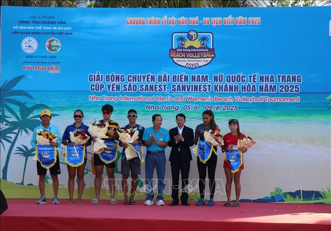 Khai mạc Giải bóng chuyền bãi biển quốc tế 2025 tại Nha Trang - Ảnh 3.
