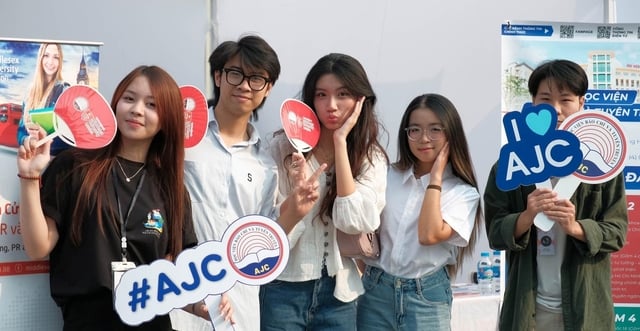 Bộ GD-ĐT lưu ý về tính 'thời điểm' khi không xét tổ hợp C00- Ảnh 1.