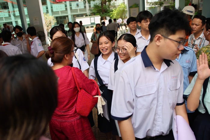 Ngày đầu thi lớp 10: Lập biên bản bất thường với 3 thí sinh  - Ảnh 1.