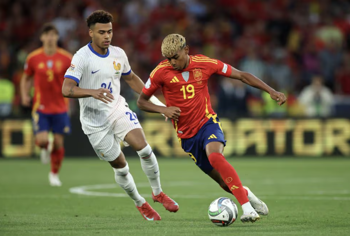 Yamal brille dans un « festin » de 9 buts, l'Espagne bat la France en demi-finale de la Ligue des Nations - Photo 1.