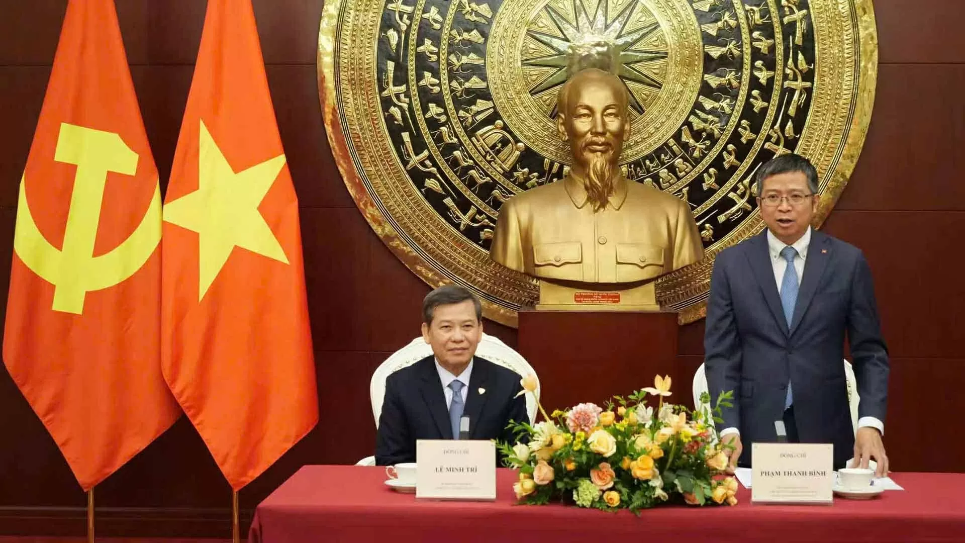 Chánh án Tòa án Nhân dân tối cao thăm, làm việc với Đại sứ quán Việt Nam tại Trung Quốc