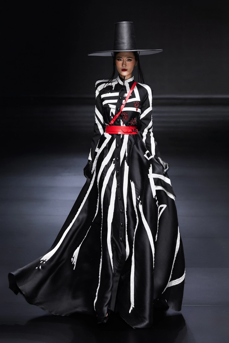 Haute Couture  - Ảnh 10.