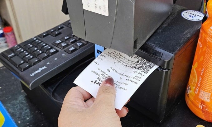 Hoá đơn in từ máy tính tiền tại một siêu thị, ngày 4/6. Ảnh: Phương Dung
