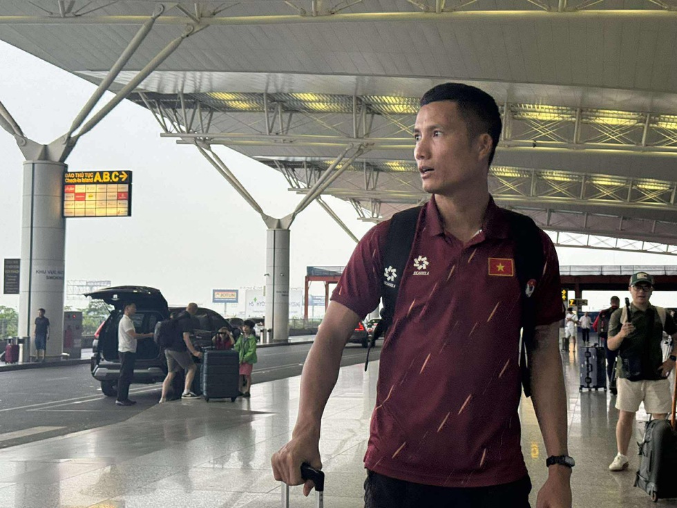 Đội tuyển Việt Nam lạc quan lên đường sang Malaysia: Quyết mang 3 điểm trở về- Ảnh 7.