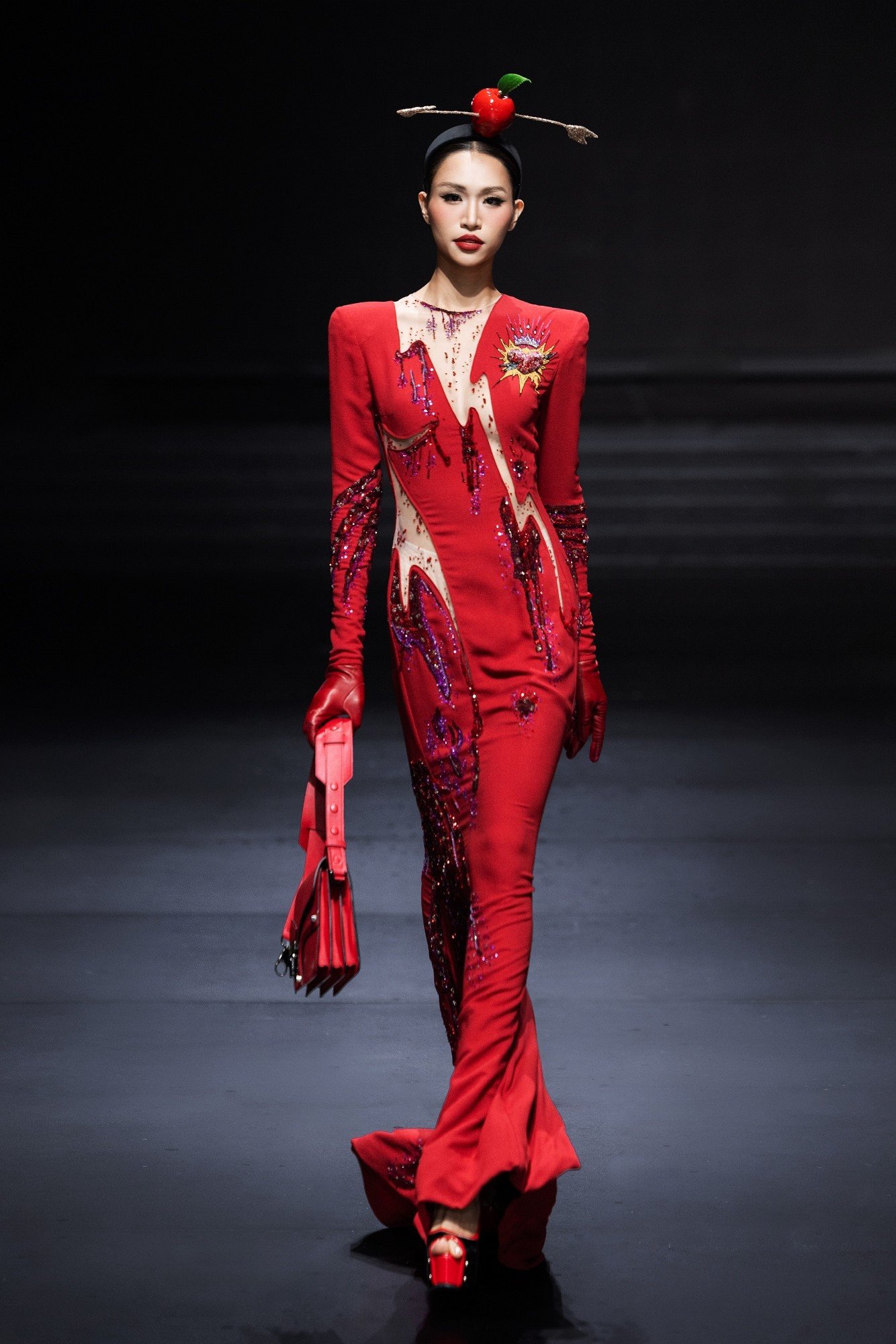 5-look-nam-trong-bst-first-circus-den-tu-nha-thiet-ke-haute-couture-julien-fournie-2.jpg