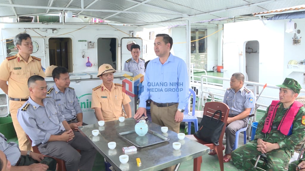 Provincial authorities launched a high-profile campaign to coordinate patrols, control and handle violations in fishing activities in Ha Long Bay and Bai Tu Long Bay.