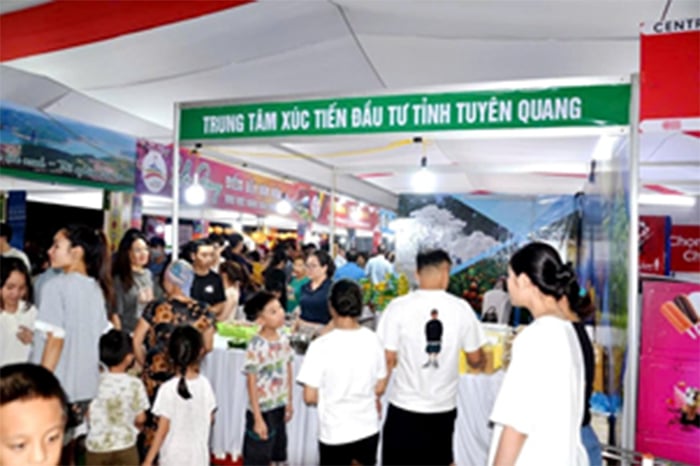 Hơn 130 gian hàng của 10 quốc gia, vùng lãnh thổ -0
