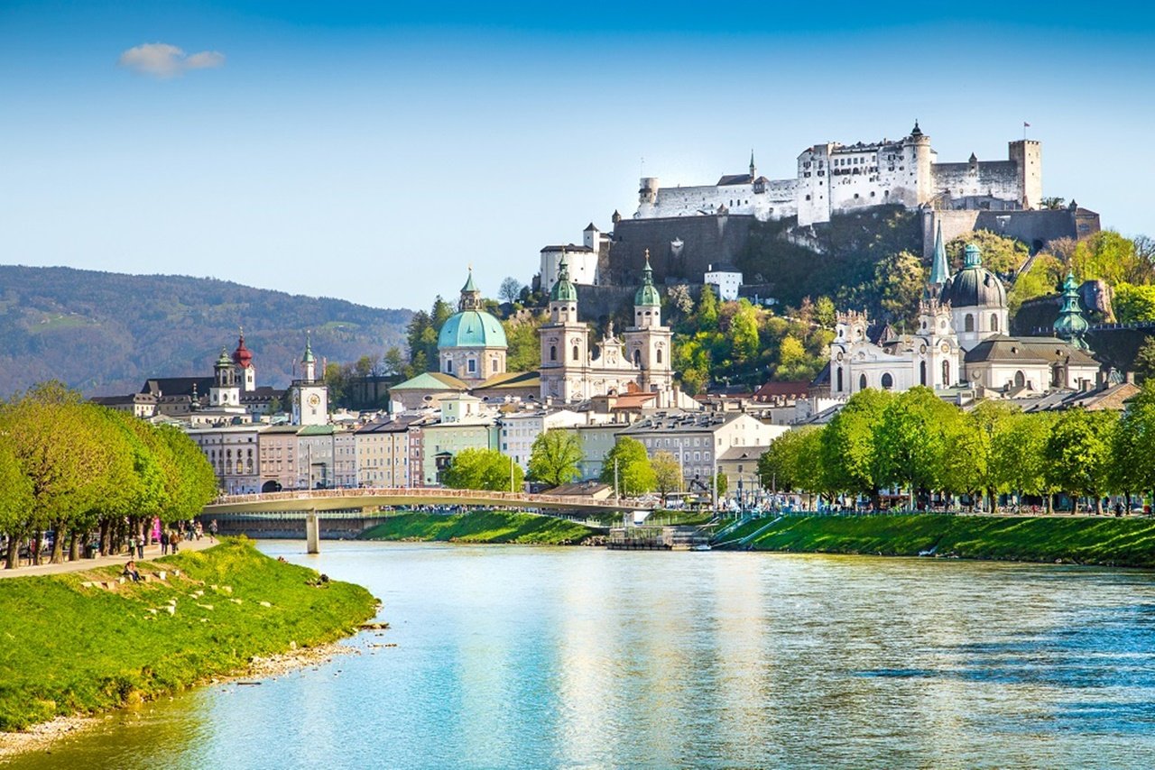 ទីក្រុង Salzburg នៃសាធារណរដ្ឋអូទ្រីស តែងតែមានភាពទាក់ទាញ កំណាព្យ និងមានកន្លែងទាក់ទាញ ដែលដំណើរកម្សាន្តទៅកាន់អឺរ៉ុបកណ្តាលមិនអាចរំលងបាន។