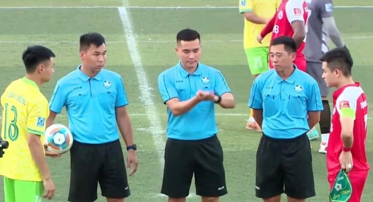 Nhiều bất ngờ tại giải bóng đá 7 người vô địch quốc gia, cầu thủ nhận lót tay như V-League- Ảnh 7.