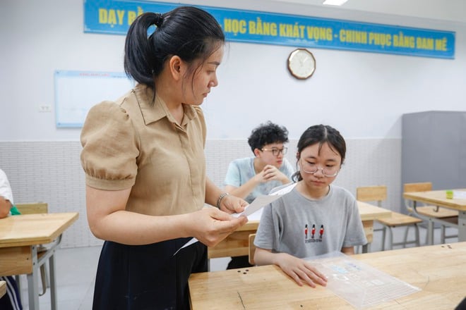 Hơn 103.000 học sinh Hà Nội làm thủ tục thi vào lớp 10- Ảnh 4.