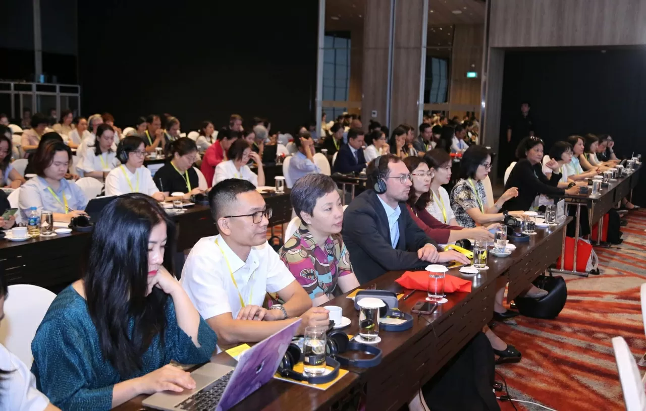 Hội thảo có sự tham dự của gần 100 tổ chức phi chính phủ nước ngoài đang hoạt động tại Việt Nam. (Ảnh: Thành Long)