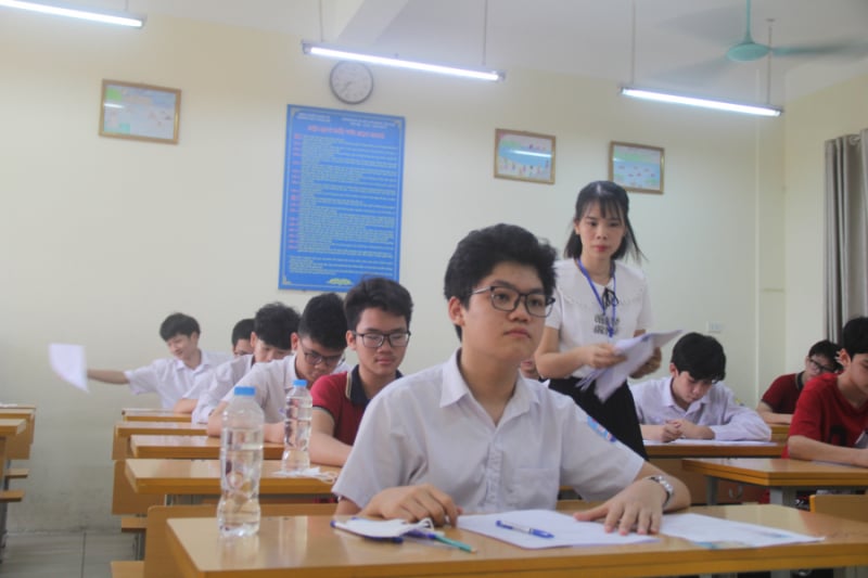 សិស្សហាណូយជិត 103,000 នាក់ប្រកួតប្រជែងដើម្បីចូលរៀនថ្នាក់ទី 10 -0