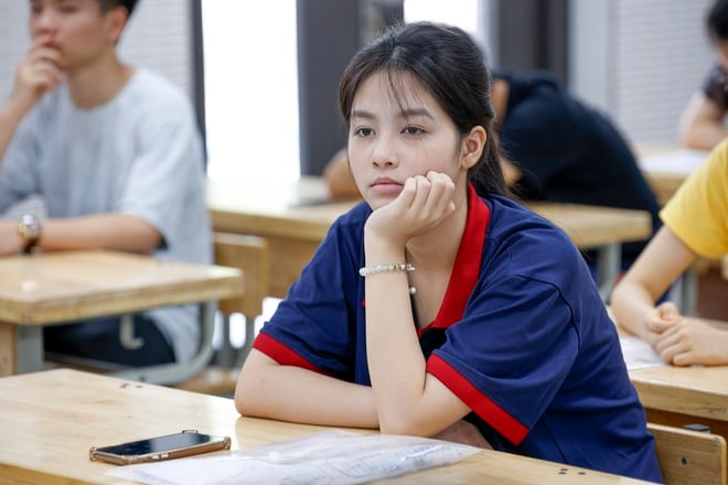 Hơn 103.000 học sinh Hà Nội làm thủ tục thi vào lớp 10- Ảnh 12.