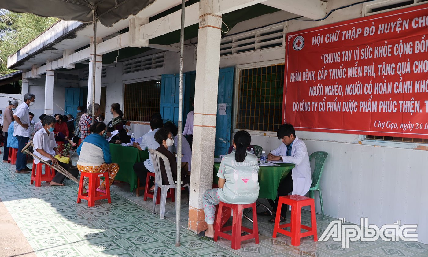 ពិនិត្យ​សុខភាព​និង​ផ្តល់​ថ្នាំ​ដោយ​ឥតគិតថ្លៃ​សម្រាប់​អ្នកជំងឺ​ក្នុង​ស្ថានភាព​លំបាក។