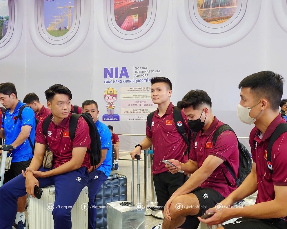 Đội tuyển Việt Nam đi Malaysia, Duy Mạnh cảnh báo CĐV đội khách chơi xấu - 2