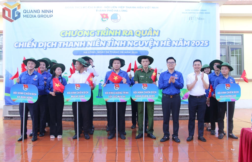 สหภาพเยาวชนนครฮาลองจัดพิธีเปิดตัวแคมเปญอาสาสมัครเยาวชนฤดูร้อนปี 2568 และแนะนำทีมอาสาสมัคร 5 ทีม