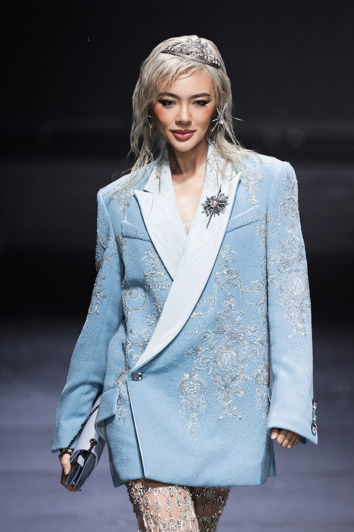 Haute Couture  - Ảnh 11.