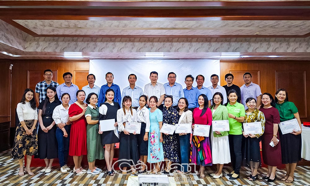 Lớp tập huấn Kỹ năng làm Podcast do Trung tâm Bồi dưỡng nghiệp vụ báo chí, Hội Nhà báo Việt Nam phối hợp với Hội Nhà báo TP Cần Thơ tổ chức với đối tượng là các phóng viên, biên tập viên của các cơ quan báo chí địa phương khu vực Nam Sông Hậu.