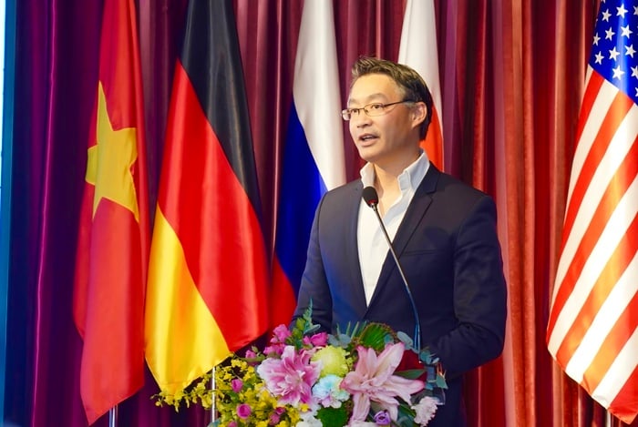 Tiến sĩ Philipp Rösler - Nguyên Phó Thủ tướng Đức gia nhập Vietjet- Ảnh 1.