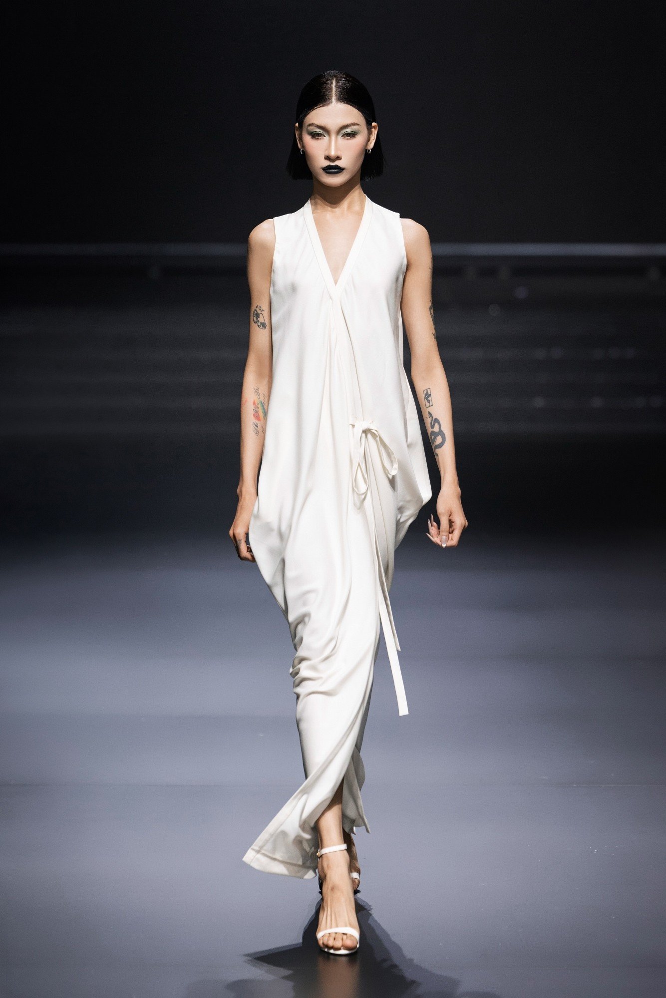 4-look-nam-trong-bst-silence-den-tu-ntk-alberto-zambelli-8.jpg