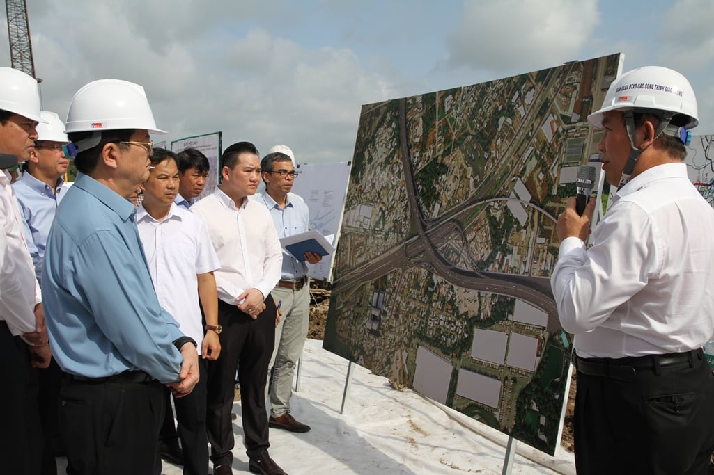 Phấn đấu tháng 12/2025 thông xe kỹ thuật tuyến Vành đai 3 TPHCM- Ảnh 4.