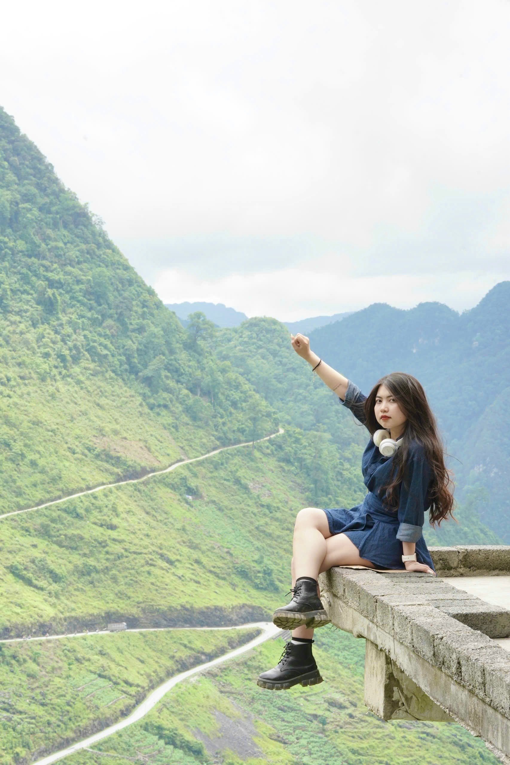Dieu Linh (23 years old, Nam Dinh) took a photo in Yen Minh district.