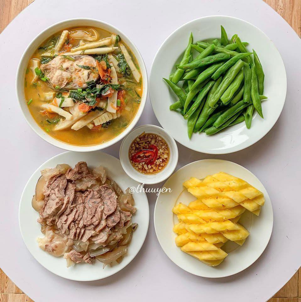 Muốn ăn ngon đủ chất mà không lăn tăn nghĩ món - lưu ngay 15 mâm cơm 'xịn sò' này- Ảnh 15.