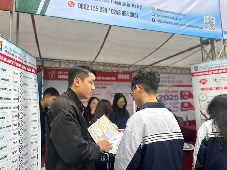 Trường bỏ xét tuyển khối C trước thi tốt nghiệp 20 ngày, gần nửa triệu thí sinh bị 'đánh úp' - Ảnh 1.