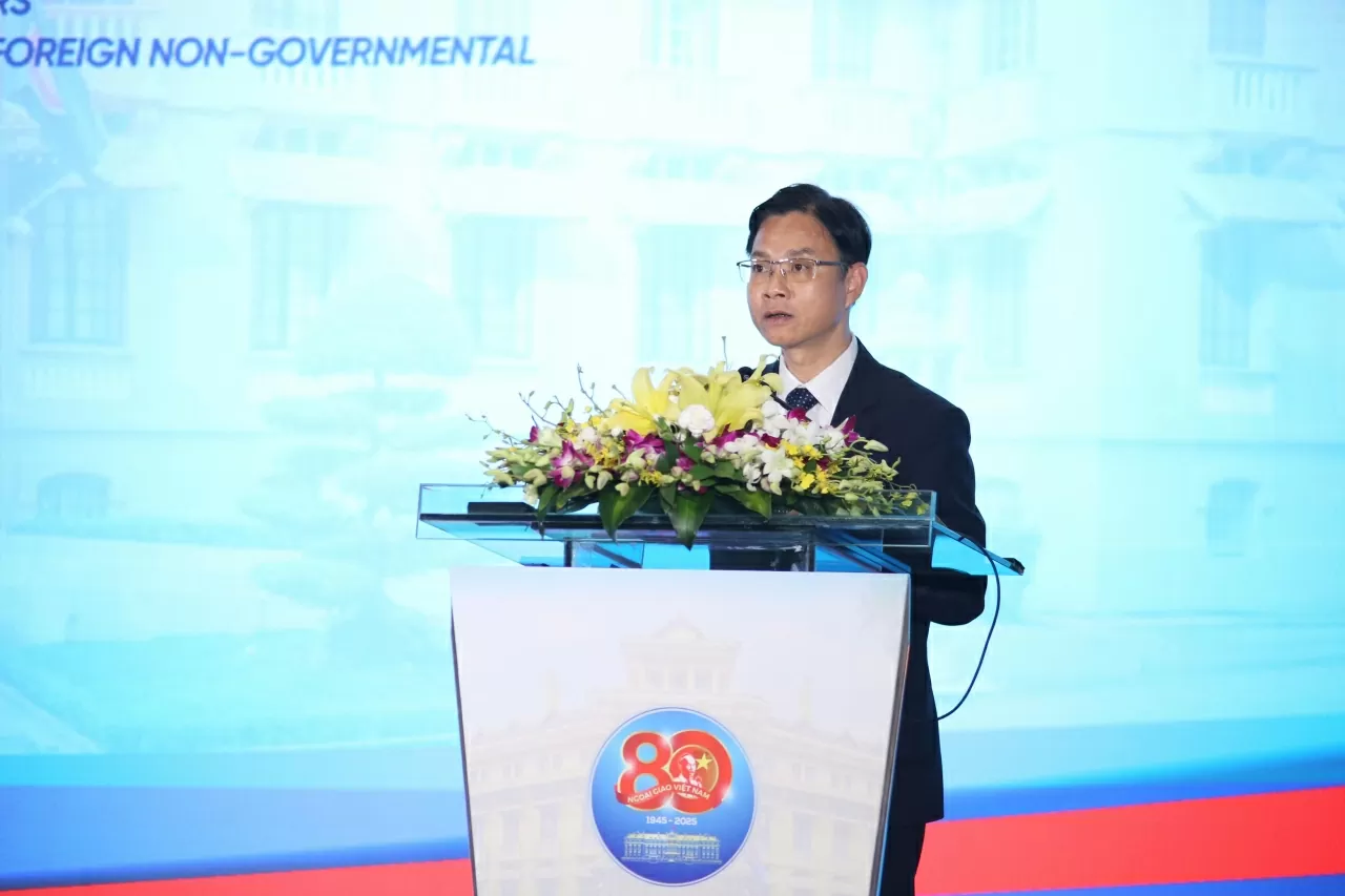 Thứ trưởng Ngoại giao Ngô Lê Văn phát biểu khai mạc Hội thảo. (Ảnh: Thành Long)