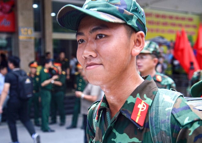 Nữ sinh tìm được bạn trai trong hàng trăm chiến sĩ ra Hà Nội thực hiện nhiệm vụ A80- Ảnh 7.
