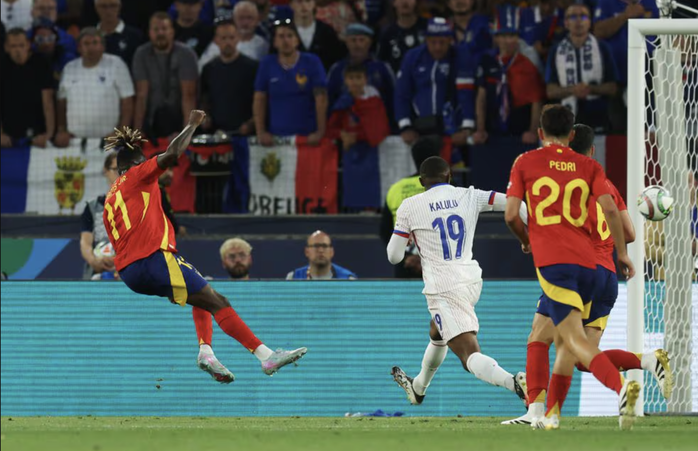 Yamal brille dans un « festin » de 9 buts, l'Espagne bat la France en demi-finale de la Ligue des Nations - Photo 3.