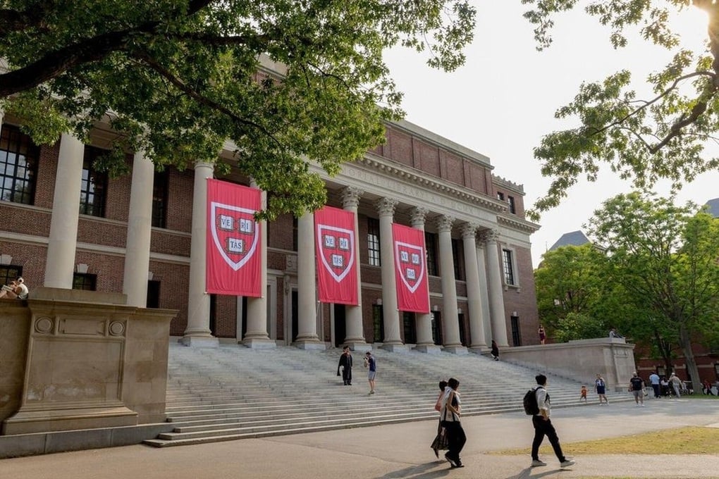 Đại học Harvard kiện Chính phủ Mỹ vì ngăn sinh viên quốc tế nhập cảnh - 1