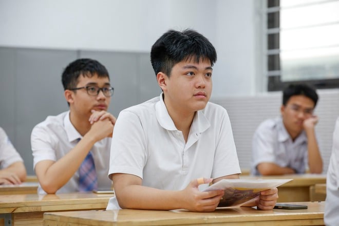Hơn 103.000 học sinh Hà Nội làm thủ tục thi vào lớp 10- Ảnh 11.