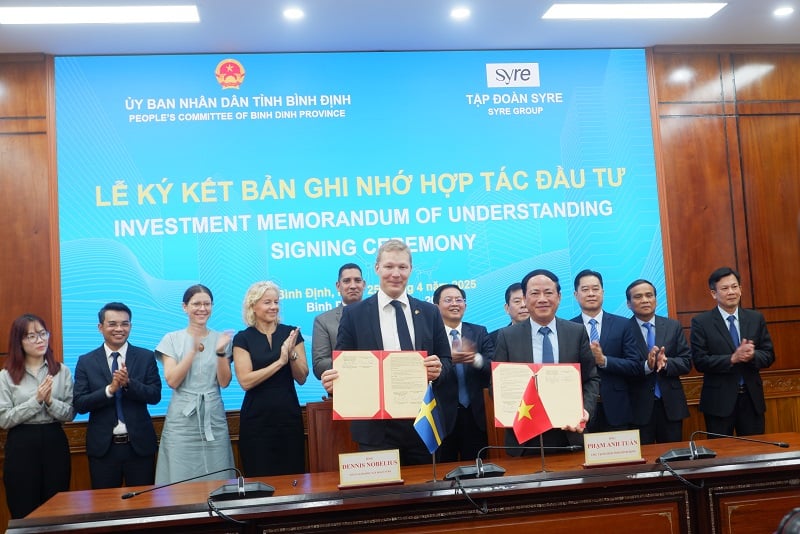Chủ tịch UBND tỉnh Bình Định và Tổng giám đốc Tập đoàn Syre ký biên bản ghi nhớ hợp tác Dự án vào ngày 25/4/2025.