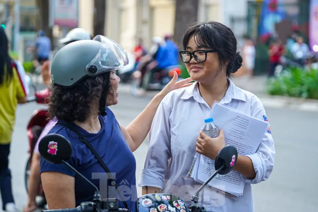 'សុភមង្គល' របស់ Giang Nam កំពុងប្រឡងអក្សរសិល្ប៍៖ ចម្លើយដែលបានស្នើសម្រាប់រូបថត 4