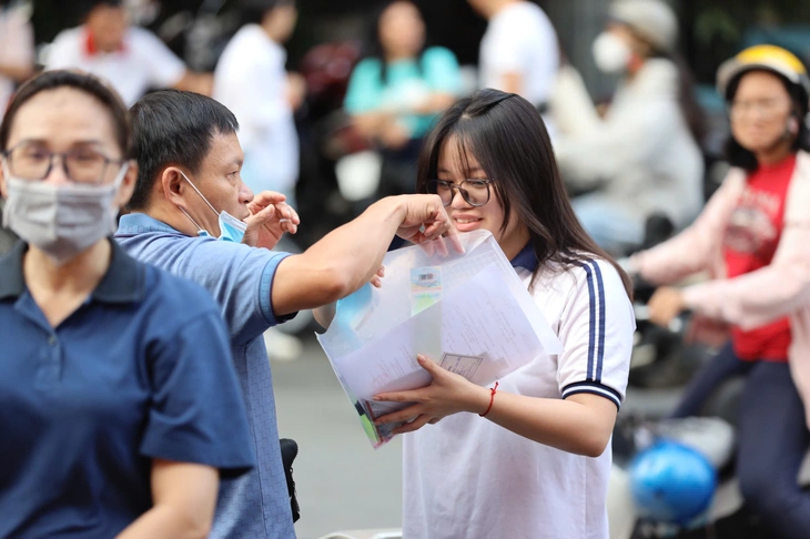 Trên 102.000 thí sinh Hà Nội bước vào kỳ thi tuyển sinh lớp 10 - Ảnh 8.