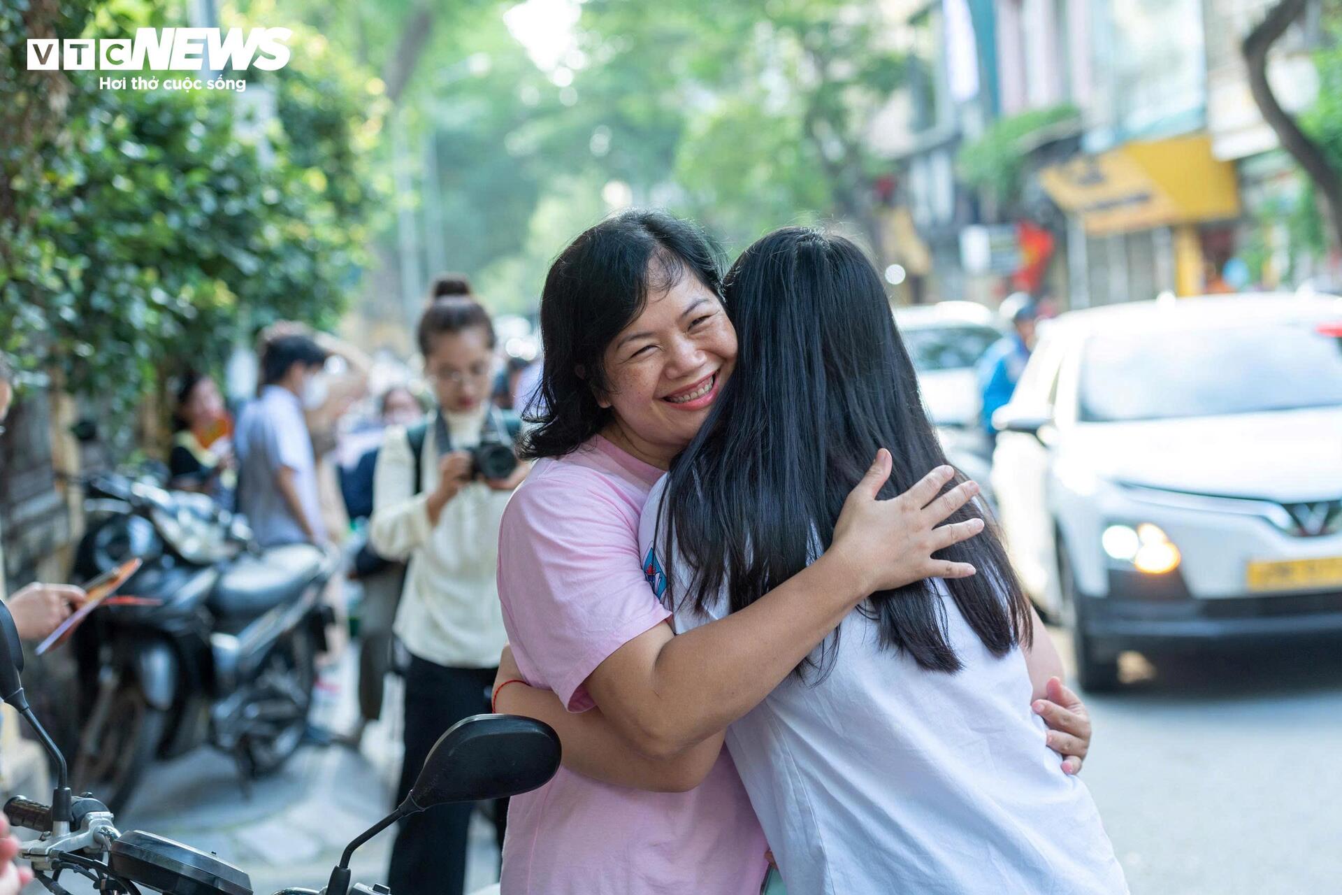 1.400 ngày đồng hành ôn luyện, ba mẹ mong con thi cử nhẹ nhàng, không áp lực - 11