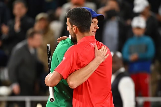Djokovic thua Sinner lần thứ 4 liên tiếp, úp mở khả năng trở lại Roland Garros- Ảnh 2.