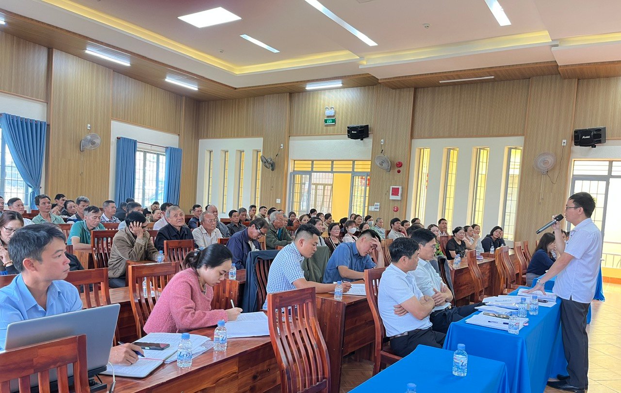 Đông đảo người dân thuộc diện thu hồi đất phục vụ Dự án cao tốc Bảo Lộc  - Liên Khương tham gia hội nghị 
