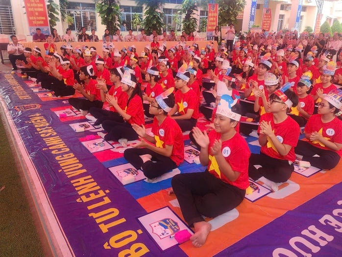 Bộ Tư lệnh Vùng Cảnh sát biển 4 đồng hành với ngư dân Kiên Lương - Ảnh 7.