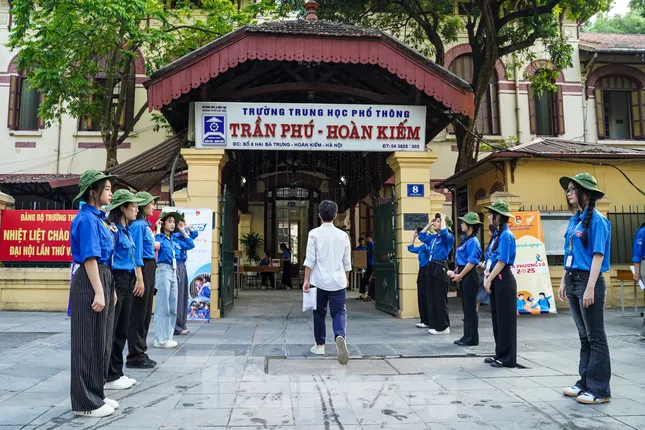 'សុភមង្គល' របស់ Giang Nam កំពុងប្រឡងអក្សរសិល្ប៍៖ ចម្លើយដែលបានស្នើសម្រាប់រូបថត 3